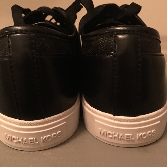 NWOB Michael Kors Sneakers - Picture 5 of 7
